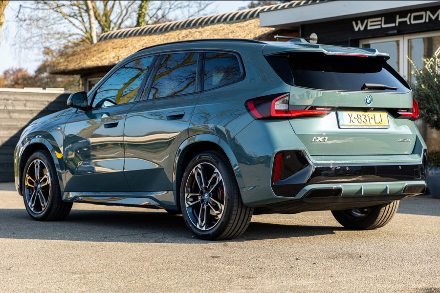 BMW iX1 XDrive30 Launch Edition 67 kWh SOH 97.5 I M-Sport - H&K I HUD I Driving assistant Pro