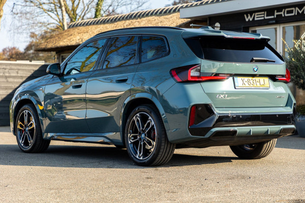 BMW iX1 XDrive30 Launch Edition 67 kWh SOH 97.5 I M-Sport - H&K I HUD I Driving assistant Pro