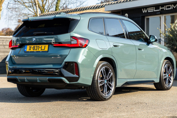 BMW iX1 XDrive30 Launch Edition 67 kWh SOH 97.5 I M-Sport - H&K I HUD I Driving assistant Pro