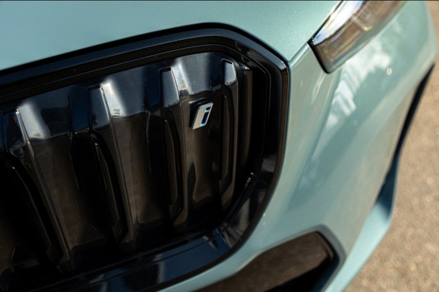 BMW iX1 XDrive30 Launch Edition 67 kWh SOH 97.5 I M-Sport - H&K I HUD I Driving assistant Pro