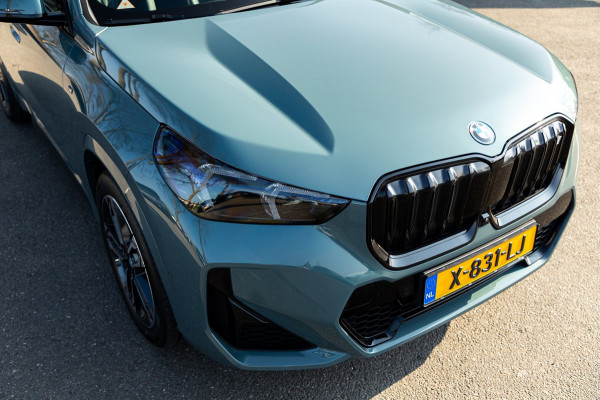 BMW iX1 XDrive30 Launch Edition 67 kWh SOH 97.5 I M-Sport - H&K I HUD I Driving assistant Pro