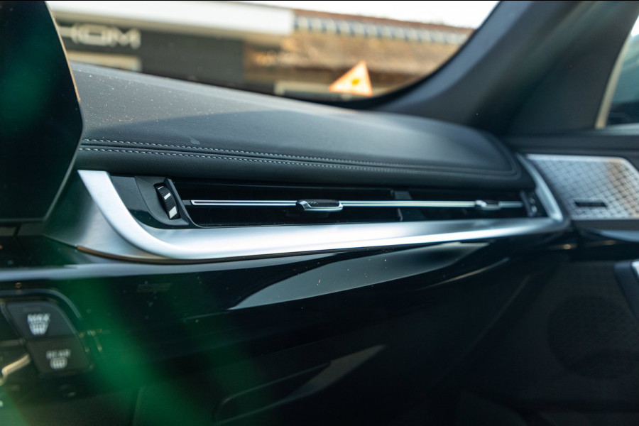 BMW iX1 XDrive30 Launch Edition 67 kWh SOH 97.5 I M-Sport - H&K I HUD I Driving assistant Pro