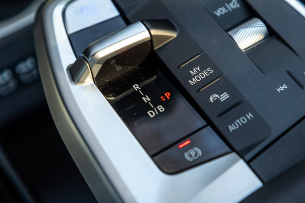 BMW iX1 XDrive30 Launch Edition 67 kWh SOH 97.5 I M-Sport - H&K I HUD I Driving assistant Pro