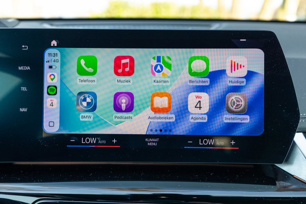 BMW iX1 XDrive30 Launch Edition 67 kWh SOH 97.5 I M-Sport - H&K I HUD I Driving assistant Pro