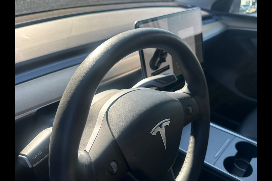 Tesla Model Y Long Range AWD 75 kWh SOH 90.4%|WARMTEPOMP