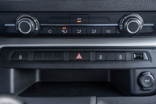 Opel Vivaro 2.0 L3H1 | 5-Zits | Camera | Cruise | Airco | Trekhaak | Stoelhoezen!