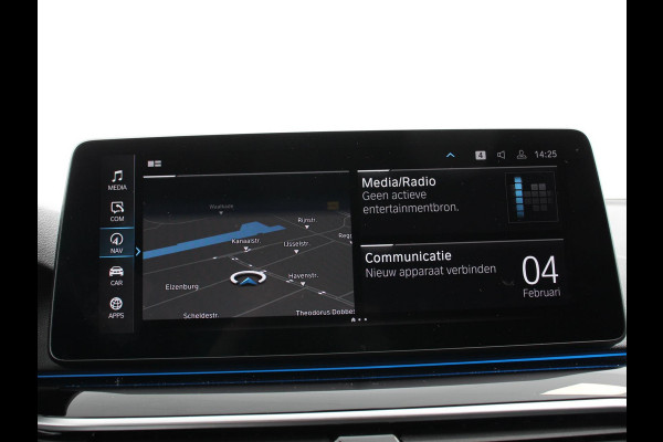 BMW 5 Serie Touring 530e Business PHEV AUTOMAAT | Adaptive cruise control | LED | Leder | Navigatie | Stoelverwarming | Achteruitrijcamera | Sfeerverlichting | Lane assist | Climate control | Apple Carplay/ Android Auto