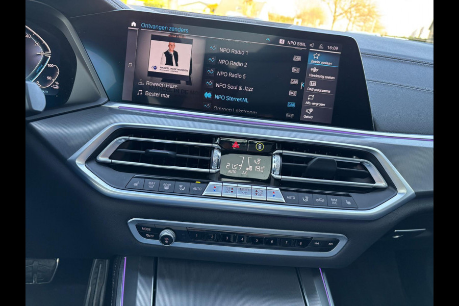 BMW X5 xDrive45e M-Sport PHEV Harman Kardon M-Pakket Panoramadak 22 inch velgen Surroud view
