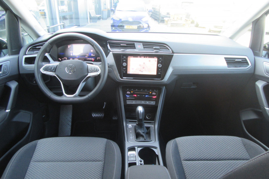 Volkswagen Touran 1.5 TSI Highline Business Automaat, Navi, Camera, El. Trekhaak