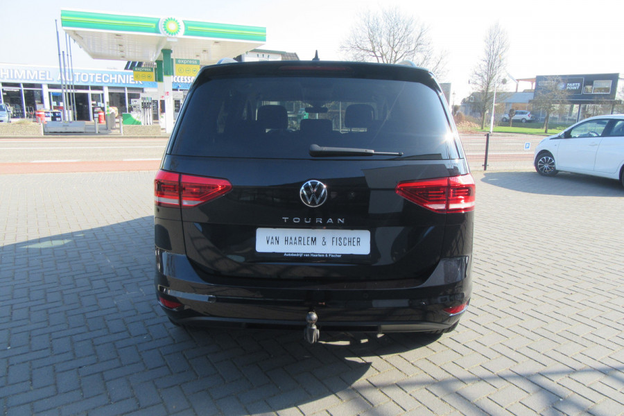 Volkswagen Touran 1.5 TSI Highline Business Automaat, Navi, Camera, El. Trekhaak