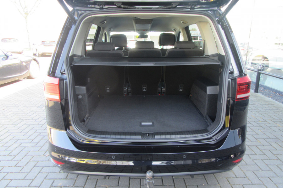 Volkswagen Touran 1.5 TSI Highline Business Automaat, Navi, Camera, El. Trekhaak