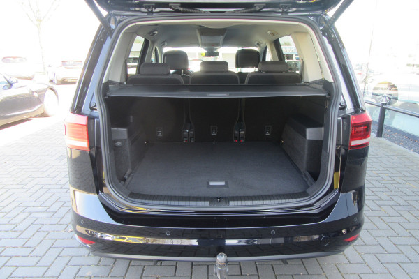 Volkswagen Touran 1.5 TSI Highline Business Automaat, Navi, Camera, El. Trekhaak