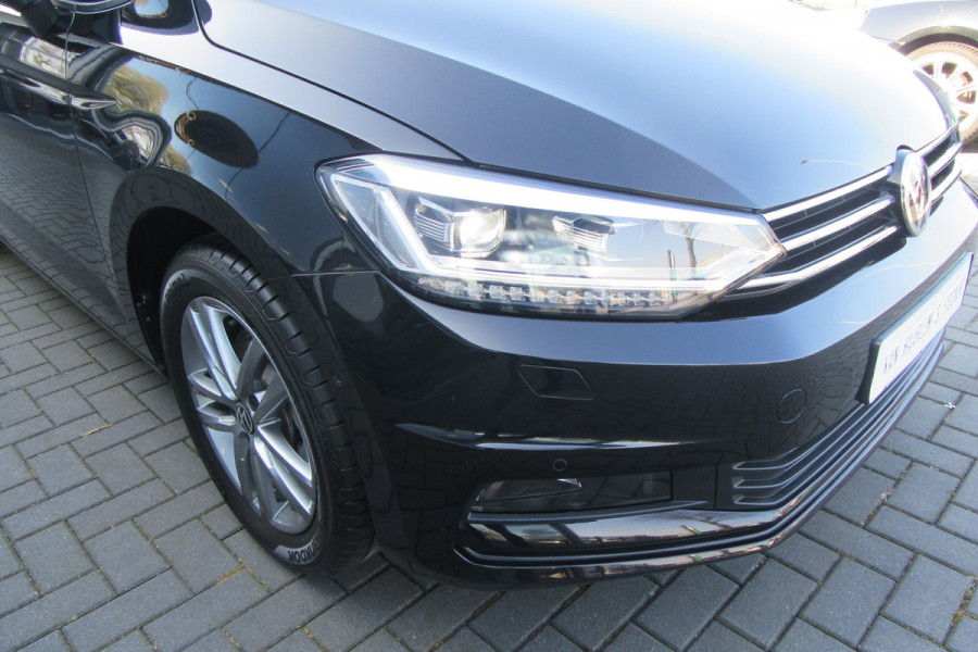 Volkswagen Touran 1.5 TSI Highline Business Automaat, Navi, Camera, El. Trekhaak