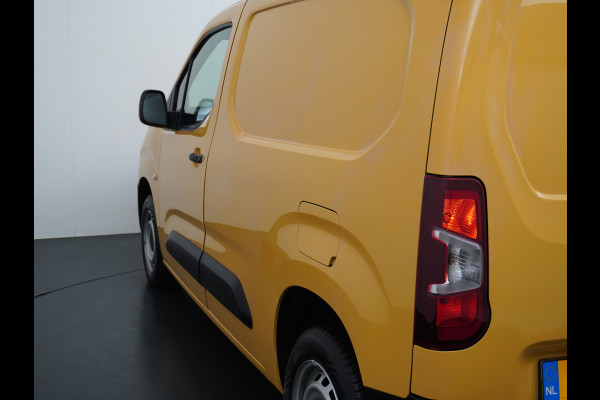 Opel Combo 1.5CDTI EURO 6 3-Persoons Airco Cruise Control Bluetooth Elektr.ramen Elektr.spiegels+Verwarmd Centr.Vergr+ab. L1H1 Edition Schuifdeur Betonplex vloer Lat om Lat betimmering Origineel Nederlandse Auto