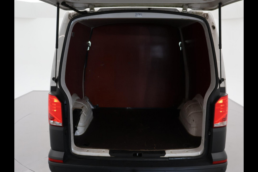 Volkswagen Transporter T6.1 2.0 TDI DUBBEL CABINE L2H1 + COMFORTSTOELEN | TREKHAAK | APPLE CARPLAY | CRUISE CONTROL