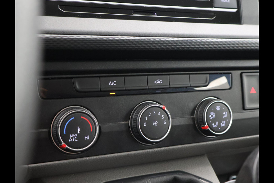 Volkswagen Transporter T6.1 2.0 TDI DUBBEL CABINE L2H1 + COMFORTSTOELEN | TREKHAAK | APPLE CARPLAY | CRUISE CONTROL