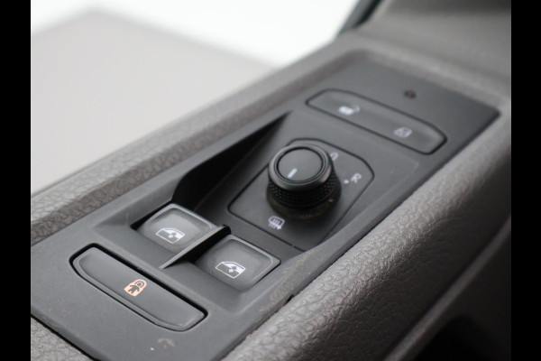 Volkswagen Transporter T6.1 2.0 TDI DUBBEL CABINE L2H1 + COMFORTSTOELEN | TREKHAAK | APPLE CARPLAY | CRUISE CONTROL