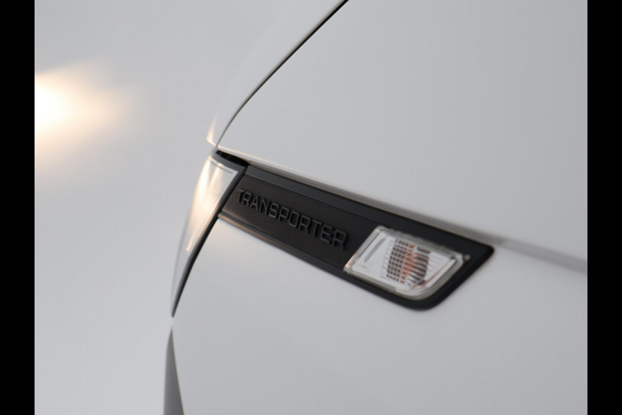 Volkswagen Transporter T6.1 2.0 TDI DUBBEL CABINE L2H1 + COMFORTSTOELEN | TREKHAAK | APPLE CARPLAY | CRUISE CONTROL