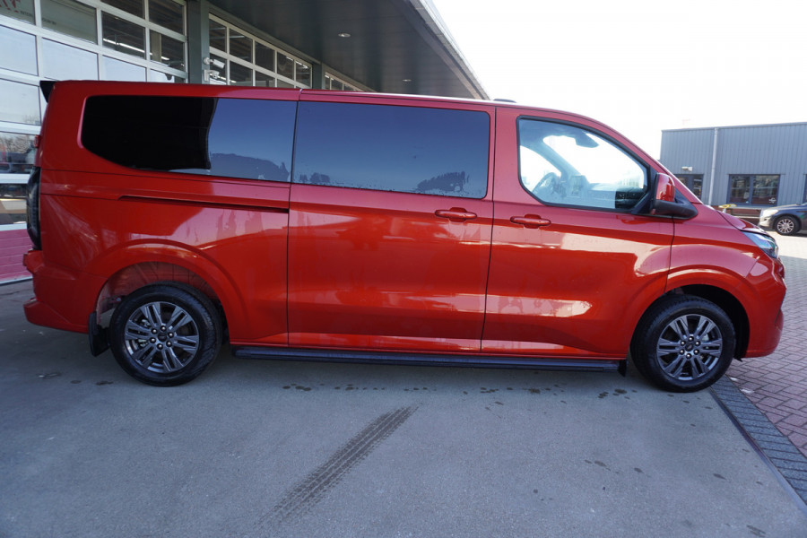 Ford Transit Custom 320L 2.0 TDCI 136pk L2H1 Limited Nr. V153 | Airco | Adap.cruise | Navi | Glaslookpanelen | Spoilers