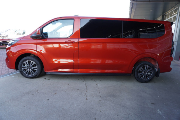 Ford Transit Custom 320L 2.0 TDCI 136pk L2H1 Limited Nr. V153 | Airco | Adap.cruise | Navi | Glaslookpanelen | Spoilers