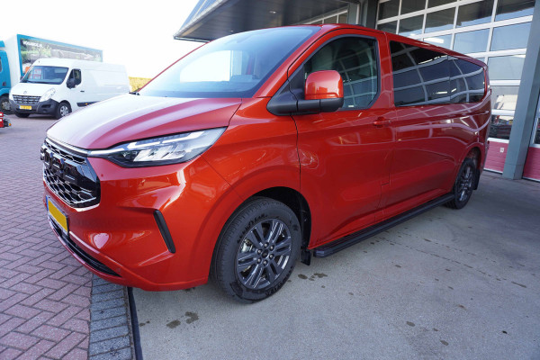 Ford Transit Custom 320L 2.0 TDCI 136pk L2H1 Limited Nr. V153 | Airco | Adap.cruise | Navi | Glaslookpanelen | Spoilers