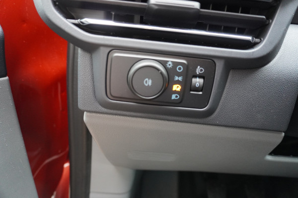 Ford Transit Custom 320L 2.0 TDCI 136pk L2H1 Limited Nr. V153 | Airco | Adap.cruise | Navi | Glaslookpanelen | Spoilers