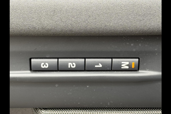 Land Rover Range Rover Evoque 1.5 P300e AWD R-Dynamic SE Black Style|Schuif/kantel dak|Meridian|Sfeer|Winterpakket