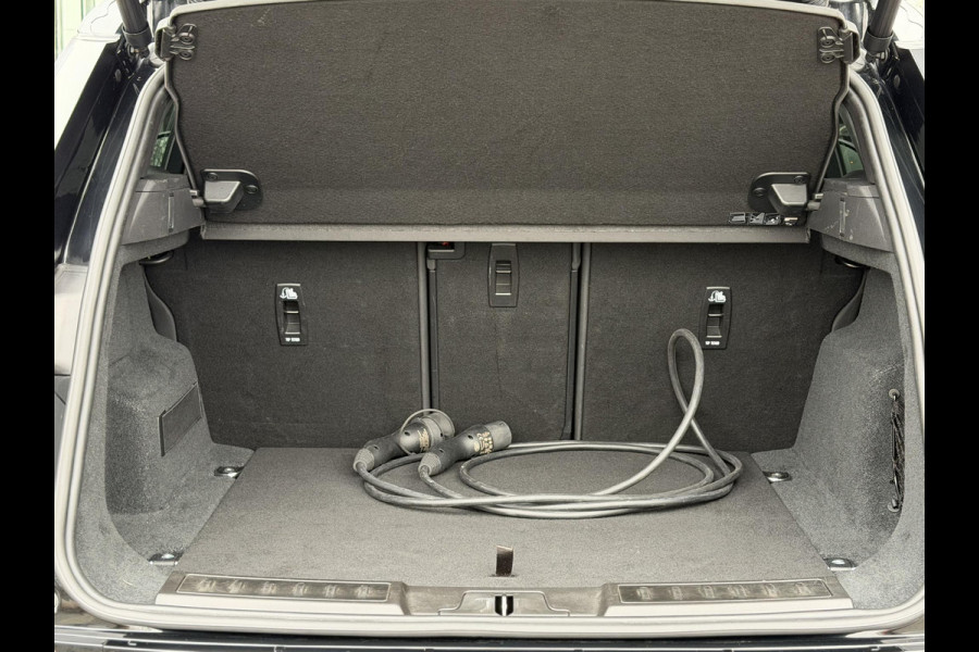 Land Rover Range Rover Evoque 1.5 P300e AWD R-Dynamic SE Black Style|Schuif/kantel dak|Meridian|Sfeer|Winterpakket