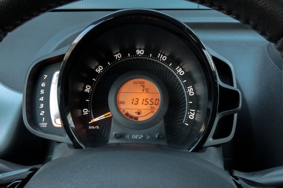 Toyota Aygo 1.0 VVT-i x-play | CAMERA | APPLE CARPLAY / ANDROID AUTO | ELEKTRISCHE RAMEN