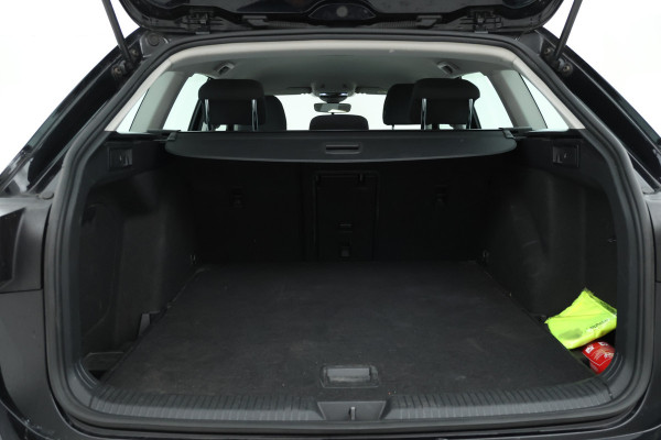 Volkswagen Golf 2.0 TDI Life Business Automaat, Navigatie,