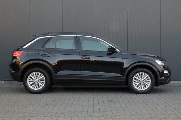 Volkswagen T-Roc 1.0 TSI | PARKEERSENSOREN | APPLE CARPLAY / ANDROID AUTO | NAVIGATIE