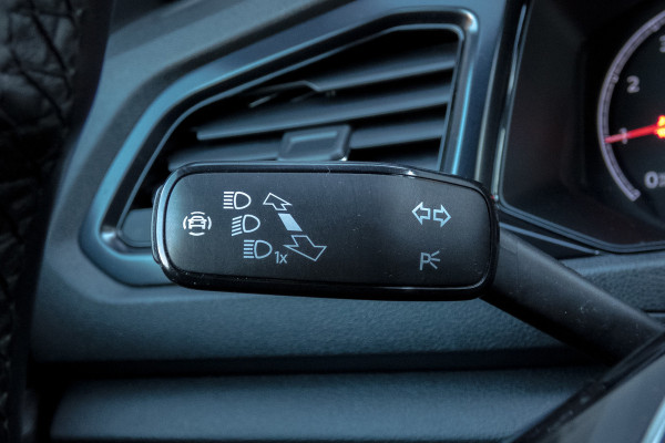 Volkswagen T-Roc 1.0 TSI | PARKEERSENSOREN | APPLE CARPLAY / ANDROID AUTO | NAVIGATIE