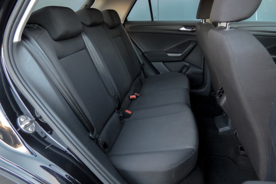 Volkswagen T-Roc 1.0 TSI | PARKEERSENSOREN | APPLE CARPLAY / ANDROID AUTO | NAVIGATIE
