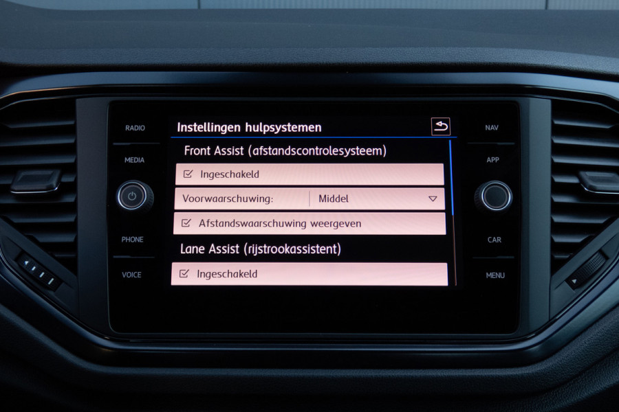 Volkswagen T-Roc 1.0 TSI | PARKEERSENSOREN | APPLE CARPLAY / ANDROID AUTO | NAVIGATIE