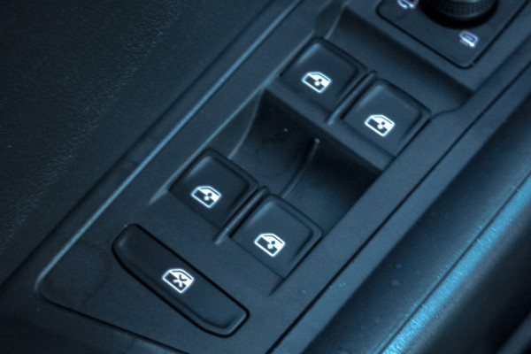 Volkswagen T-Roc 1.0 TSI | PARKEERSENSOREN | APPLE CARPLAY / ANDROID AUTO | NAVIGATIE