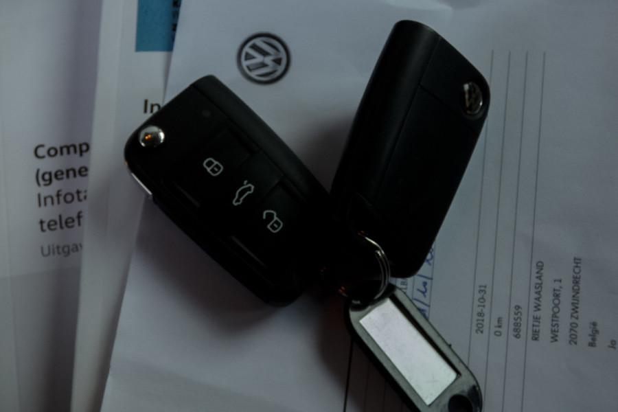 Volkswagen T-Roc 1.0 TSI | PARKEERSENSOREN | APPLE CARPLAY / ANDROID AUTO | NAVIGATIE