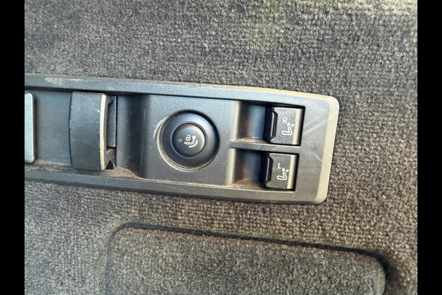 BMW iX xDrive50 High Executive 112 kWh SOH 92% | Sky Lounge | 360* Camera | Massage | Stoelventilatie/Verwarming | Elektrische Trekhaak |