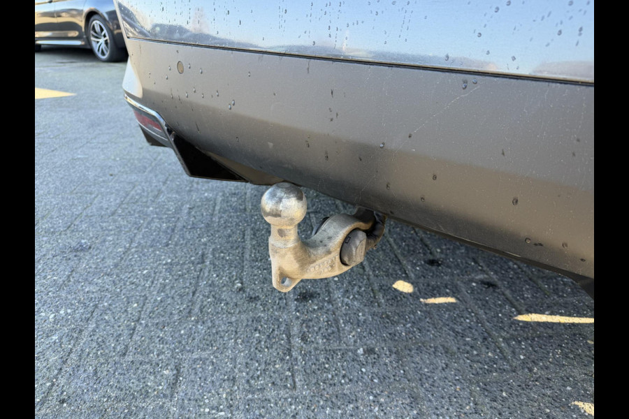 BMW iX xDrive50 High Executive 112 kWh SOH 92% | Sky Lounge | 360* Camera | Massage | Stoelventilatie/Verwarming | Elektrische Trekhaak |