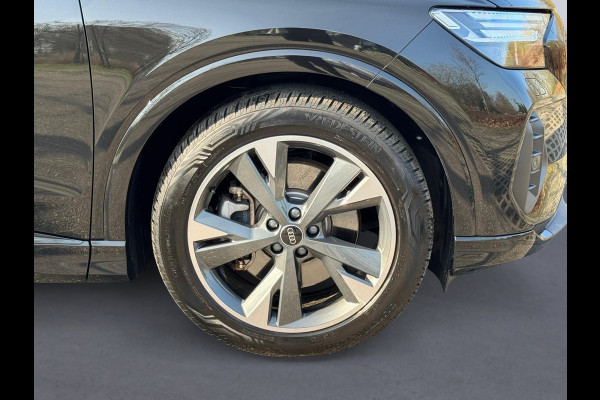 Audi Q4 e-tron 45 Advanced edition 82 kWh, achteruitrijcamera, stoelverwarming, sfeerverlichting, 1 e eigenaar, NL auto met nap