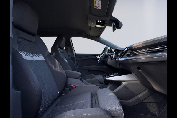 Audi Q4 e-tron 45 Advanced edition 82 kWh, achteruitrijcamera, stoelverwarming, sfeerverlichting, 1 e eigenaar, NL auto met nap