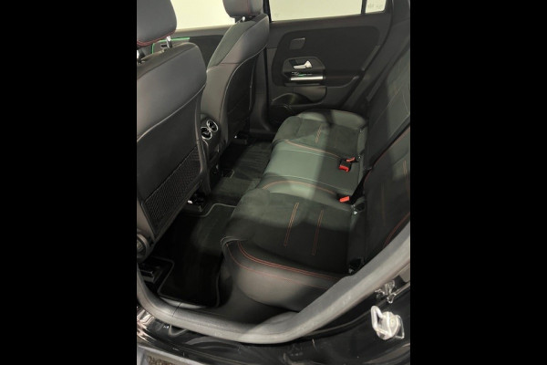Mercedes-Benz EQA 250 AMG Line 67 kWh | Panorama schuif/kanteldak | Stoelverwarming | Camera 360 | Nachtpakket | Actieve Parkeerhulp