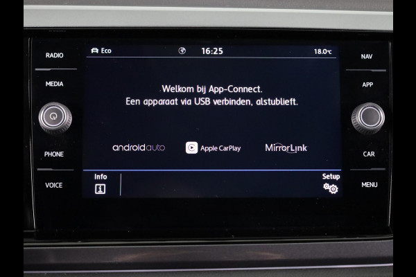 Volkswagen Polo 1.0 TSI Highline 95 PK | Navigatie | Parkeersensoren | Extra getint glas | ECC airco