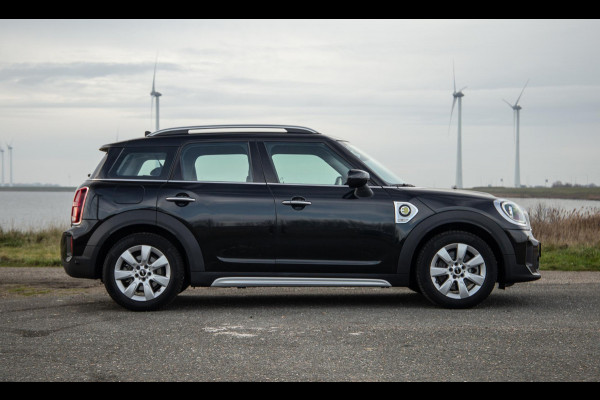 MINI Countryman 1.5 Cooper S E ALL4 Essential CAMERA / NAVI / CARPLAY / AIRCO / ZWART / STOELVERWARMING