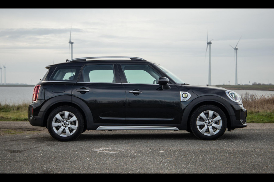 MINI Countryman 1.5 Cooper S E ALL4 Essential CAMERA / NAVI / CARPLAY / AIRCO / ZWART / STOELVERWARMING