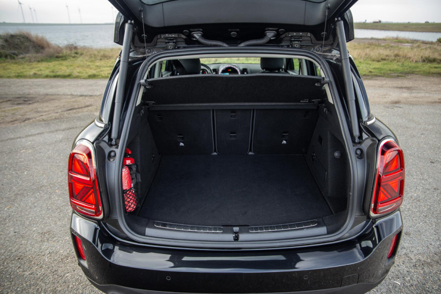 MINI Countryman 1.5 Cooper S E ALL4 Essential CAMERA / NAVI / CARPLAY / AIRCO / ZWART / STOELVERWARMING