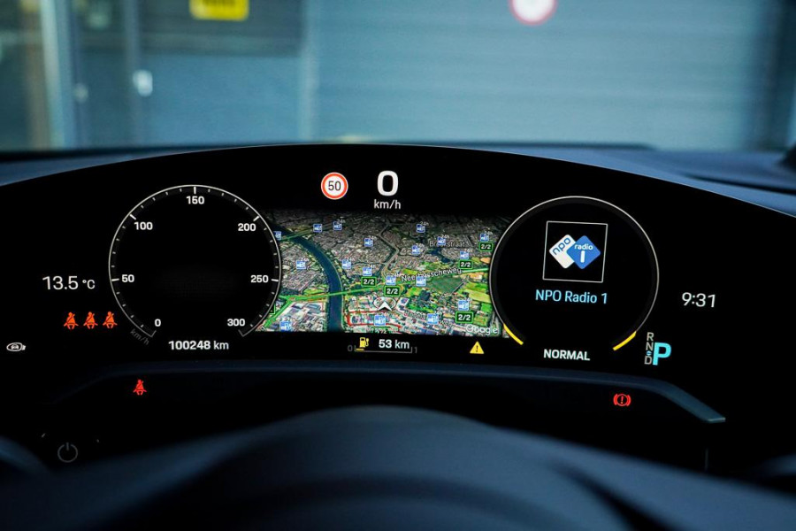 Porsche Taycan Performance 84 kWh / Pano / Warmtepomp / Bose / Luchtvering / 21''