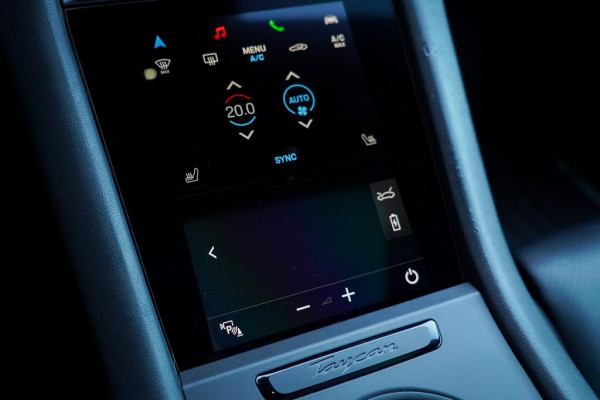 Porsche Taycan Performance 84 kWh / Pano / Warmtepomp / Bose / Luchtvering / 21''