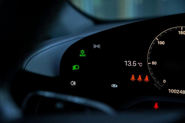 Porsche Taycan Performance 84 kWh / Pano / Warmtepomp / Bose / Luchtvering / 21''