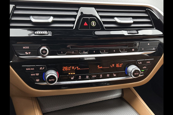 BMW 5 Serie Touring 530i M-SPORT High Executive Edition(NL-auto, Dealer OnderH, Navi Pro, Comfort Zetels, StoelV, Camera, ETc)
