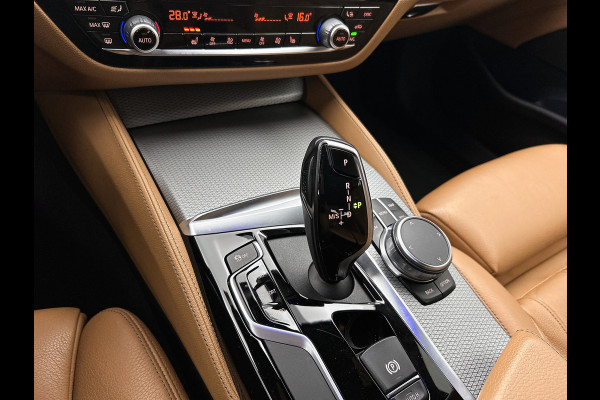 BMW 5 Serie Touring 530i M-SPORT High Executive Edition(NL-auto, Dealer OnderH, Navi Pro, Comfort Zetels, StoelV, Camera, ETc)